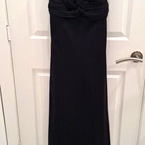 Beautiful lacey black gown, size 36  Vera Mont.